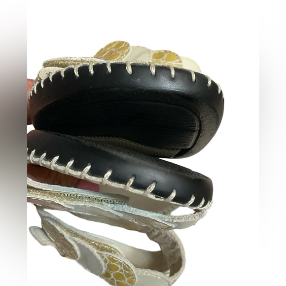 La Plume Fiora Cream & Gold Leather Sandals Size 39 NWOT - Picture 9 of 12